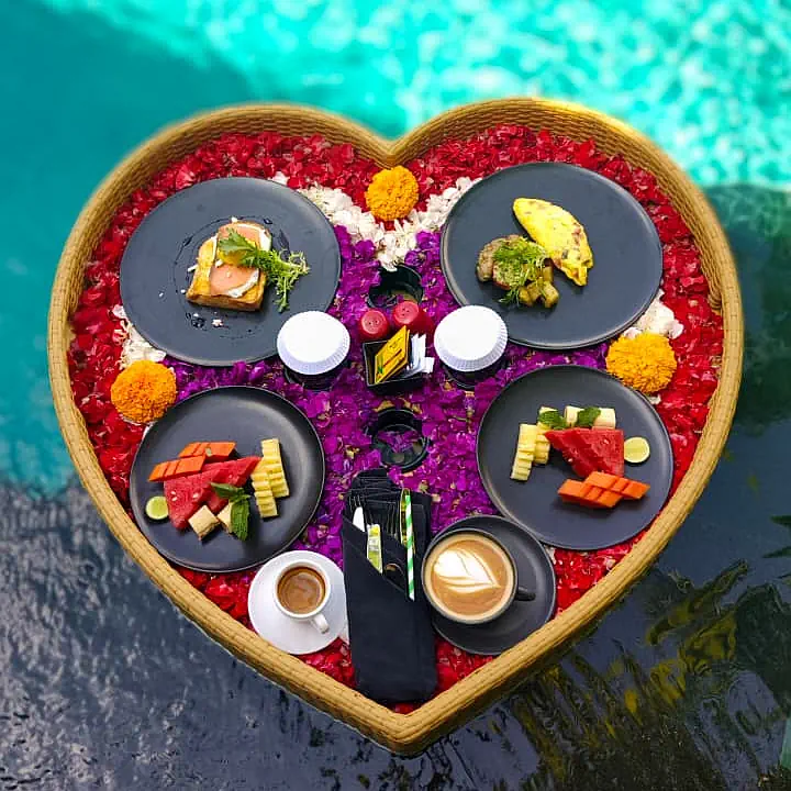 Floating Breakfast with Decoration